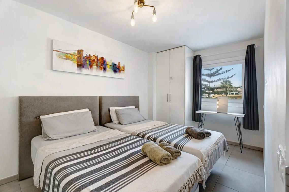 Apartamento De Lujo En Torre Del Sol, Playa De Las Americas Arona  Εξωτερικό φωτογραφία